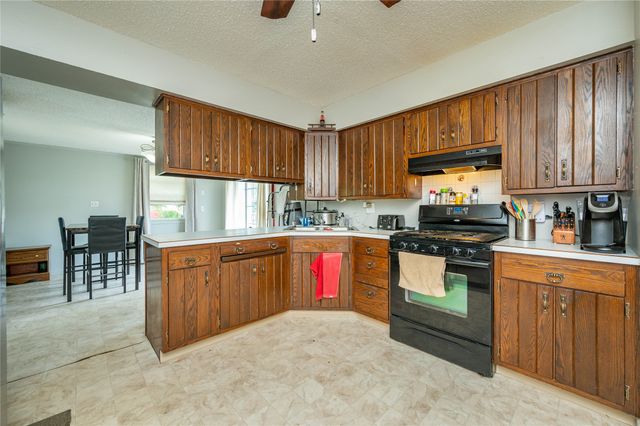 2829 E 36th Court, Des Moines, IA 50317