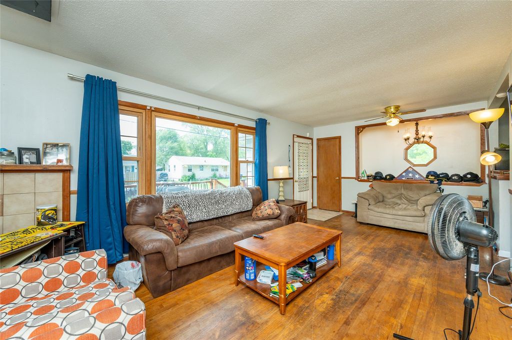2829 E 36th Court, Des Moines, IA 50317