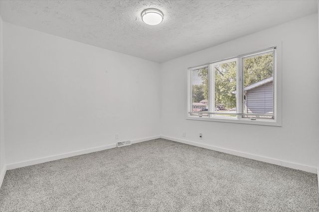119 E 5th Street, Coal Valley, IL 61240