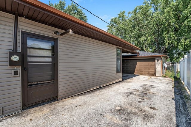 119 E 5th Street, Coal Valley, IL 61240