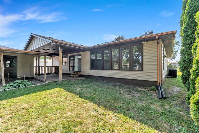 119 E 5th Street, Coal Valley, IL 61240