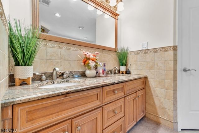 966 County Road 517, Allamuchy Twp., NJ 07840