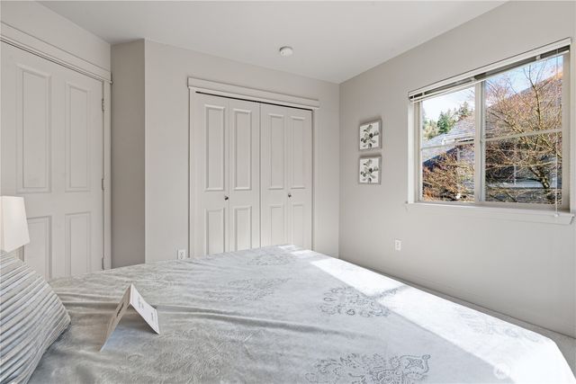 15743 NE 95th Way, Redmond, WA 98052