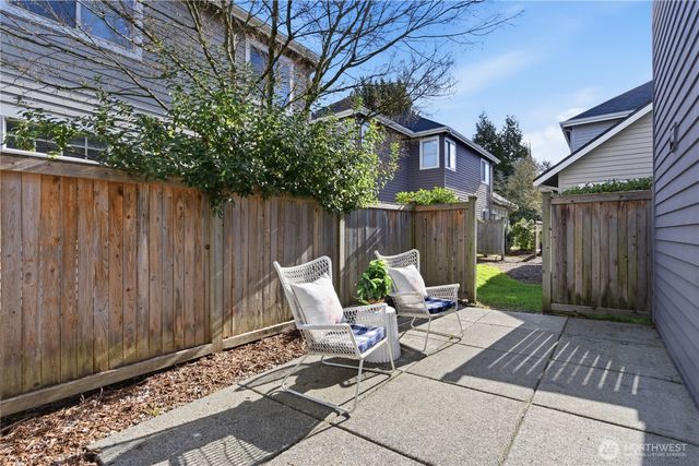 15743 NE 95th Way, Redmond, WA 98052