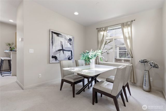 15743 NE 95th Way, Redmond, WA 98052