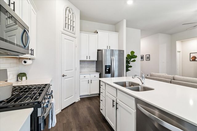 10330 Quail Pointe Road, Aubrey, TX 76227
