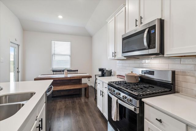 10330 Quail Pointe Road, Aubrey, TX 76227