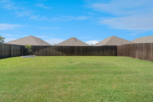10330 Quail Pointe Road, Aubrey, TX 76227