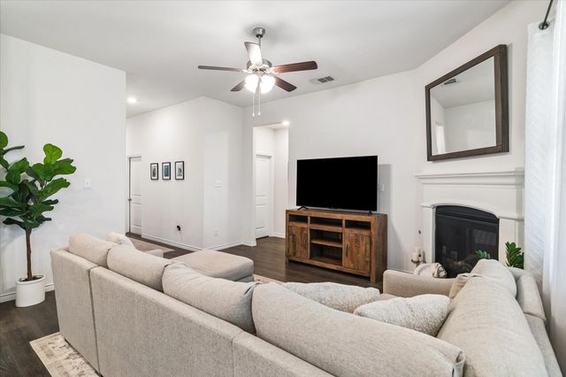 10330 Quail Pointe Road, Aubrey, TX 76227