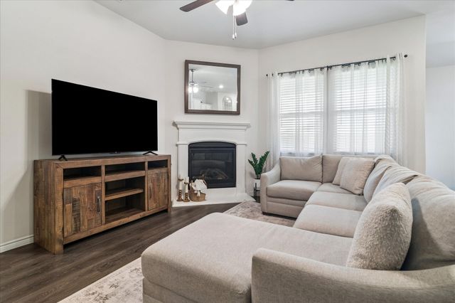 10330 Quail Pointe Road, Aubrey, TX 76227