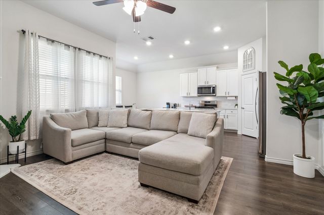 10330 Quail Pointe Road, Aubrey, TX 76227