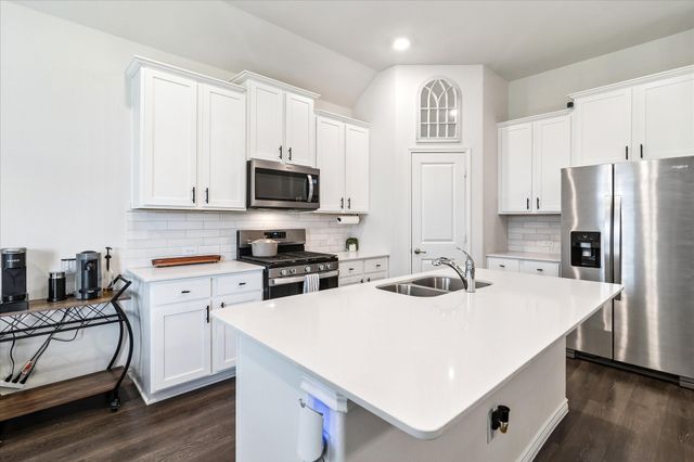 10330 Quail Pointe Road, Aubrey, TX 76227