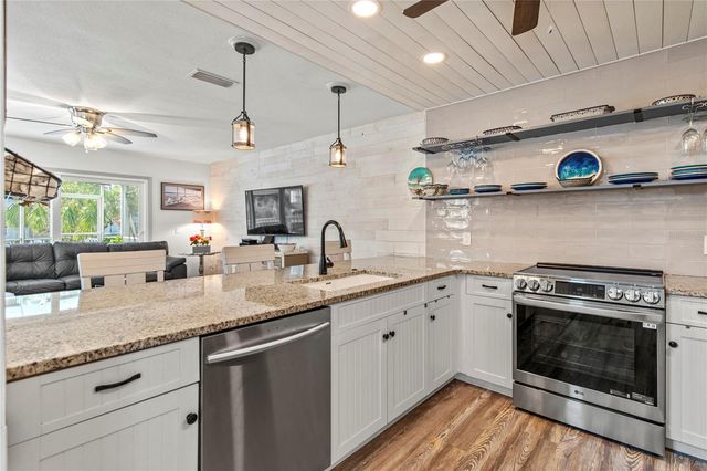 6250 HOLMES BOULEVARD 51, Holmes Beach, FL 34217