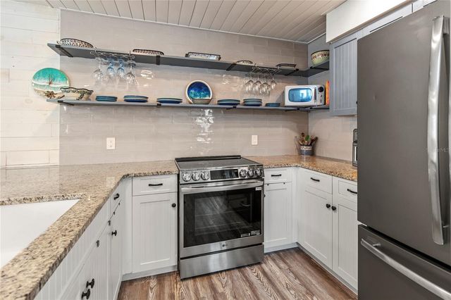 6250 HOLMES BOULEVARD 51, Holmes Beach, FL 34217