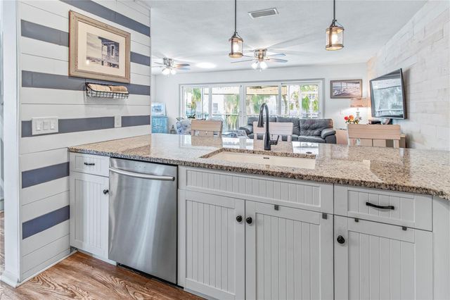 6250 HOLMES BOULEVARD 51, Holmes Beach, FL 34217