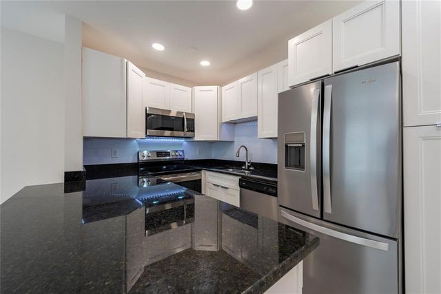 628 NE 8th Avenue 2, Fort Lauderdale, FL 33304