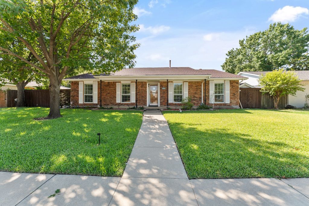 1813 Dodge Trail, Grand Prairie, TX 75052 — photo 2