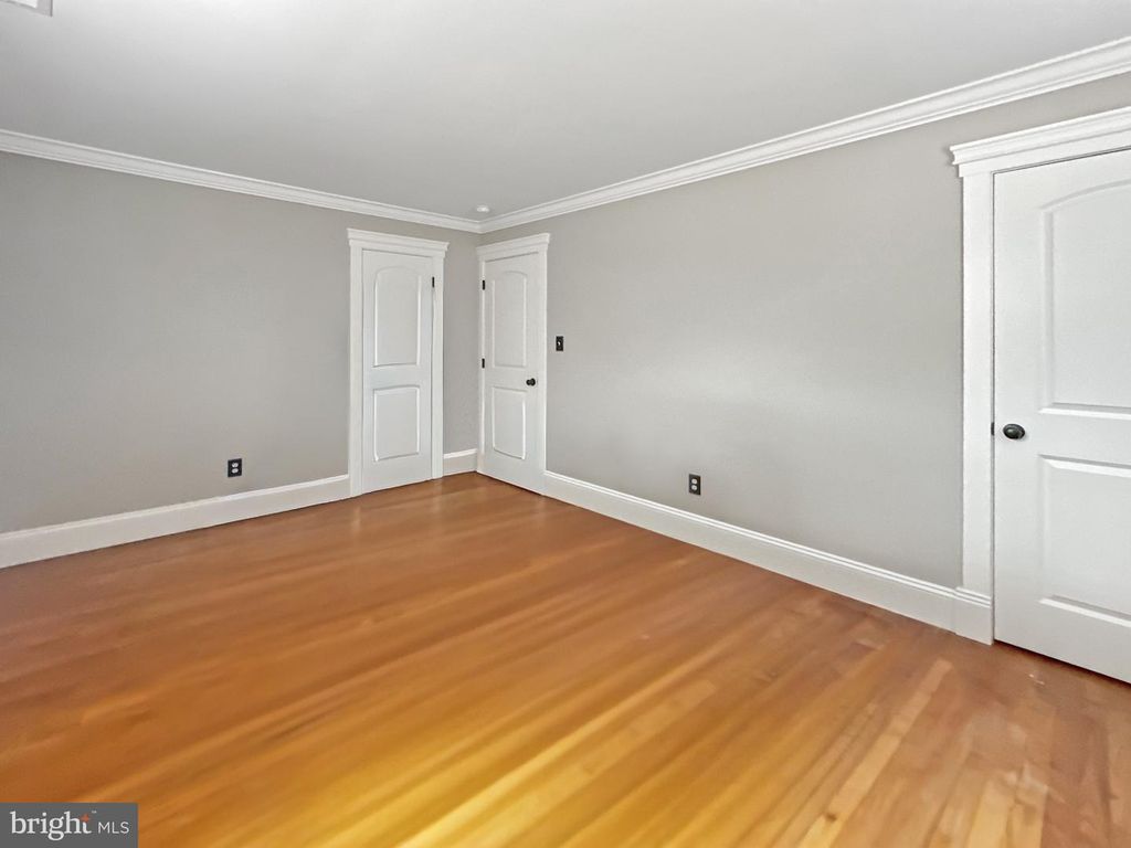 Image 24 of property listing at 10185 GREEN CLOVER DR, Ellicott City, MD 21042