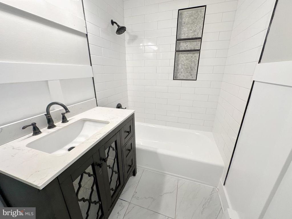 Image 26 of property listing at 10185 GREEN CLOVER DR, Ellicott City, MD 21042