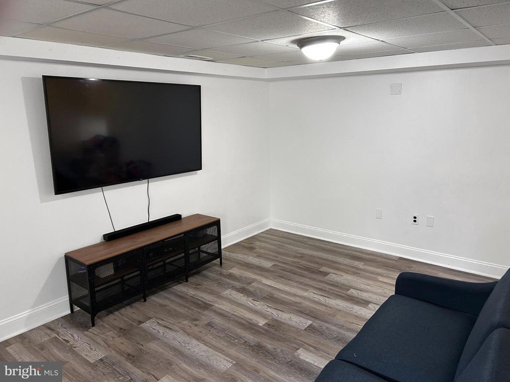 Image 30 of property listing at 10185 GREEN CLOVER DR, Ellicott City, MD 21042