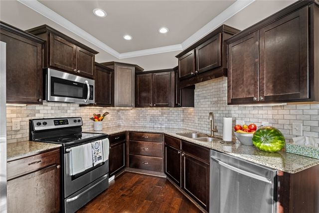 4427 Mount Comfort Road, Fayetteville, AR 72704