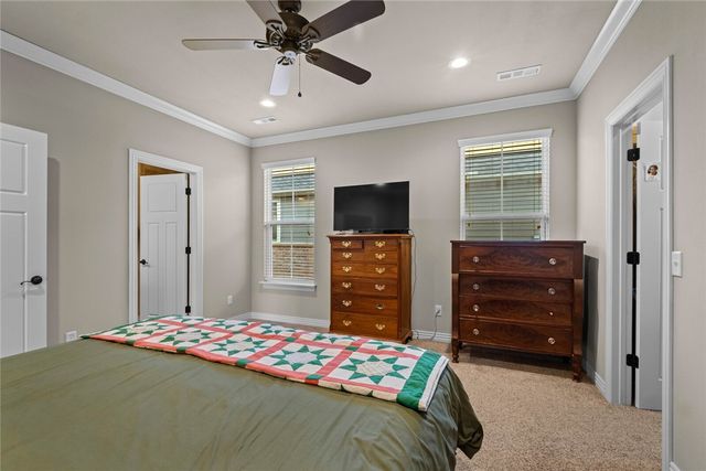 4427 Mount Comfort Road, Fayetteville, AR 72704