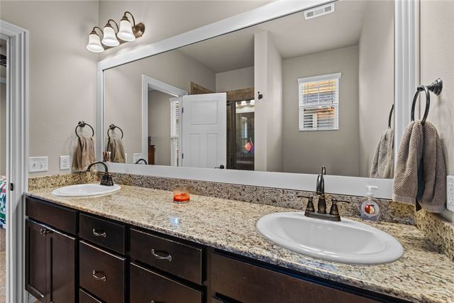 4427 Mount Comfort Road, Fayetteville, AR 72704