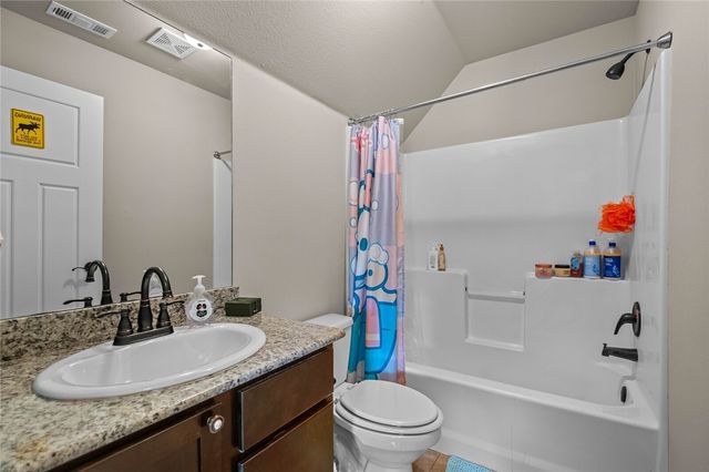 4427 Mount Comfort Road, Fayetteville, AR 72704