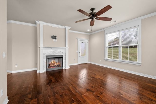 4427 Mount Comfort Road, Fayetteville, AR 72704