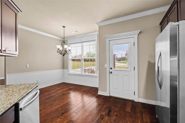 4427 Mount Comfort Road, Fayetteville, AR 72704