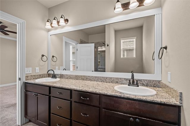 4427 Mount Comfort Road, Fayetteville, AR 72704