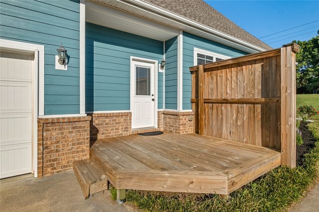 4427 Mount Comfort Road, Fayetteville, AR 72704