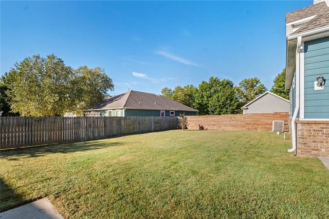 4427 Mount Comfort Road, Fayetteville, AR 72704