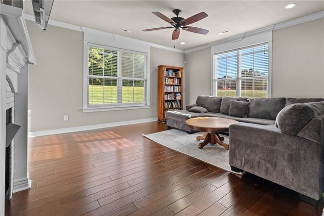 4427 Mount Comfort Road, Fayetteville, AR 72704