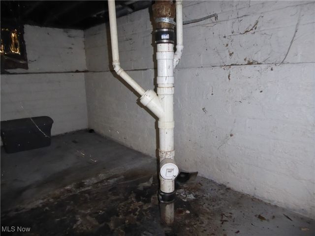 13801 Edgewood Avenue, Cleveland, OH 44105