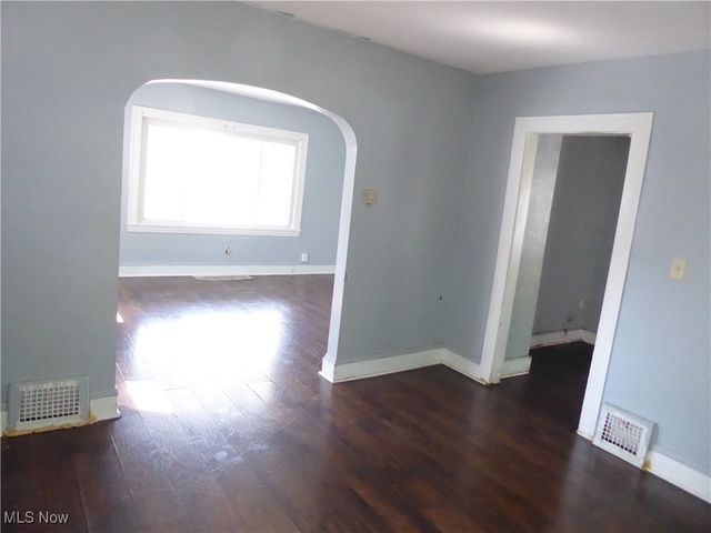 13801 Edgewood Avenue, Cleveland, OH 44105