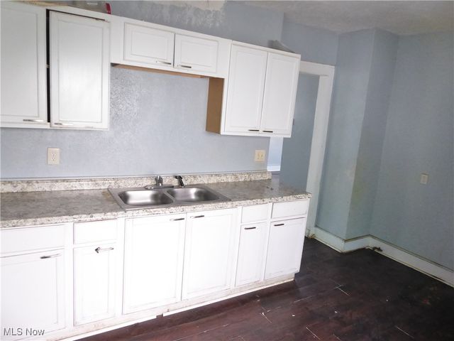 13801 Edgewood Avenue, Cleveland, OH 44105