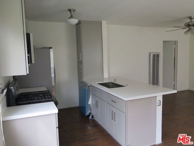 12492 Gilmore Avenue 4, Los Angeles, CA 90066