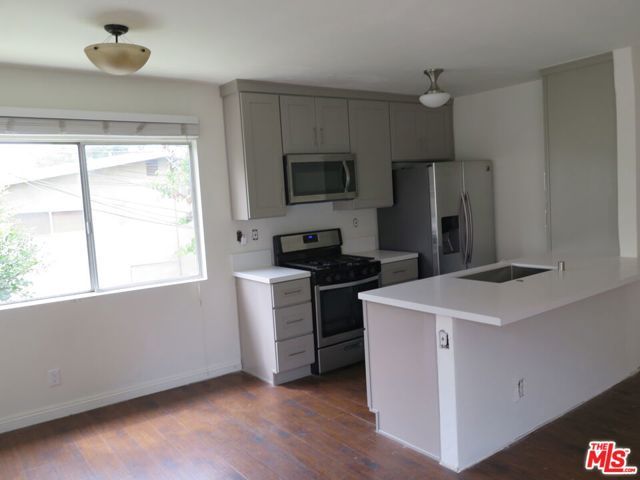 12492 Gilmore Avenue 4, Los Angeles, CA 90066