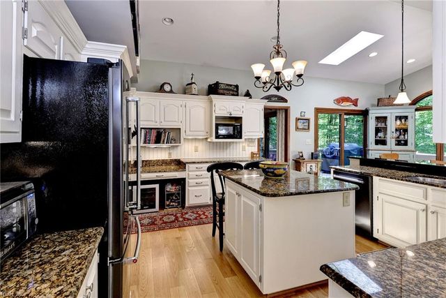 116 Tides RN, Yorktown, VA 23692