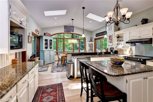 116 Tides RN, Yorktown, VA 23692