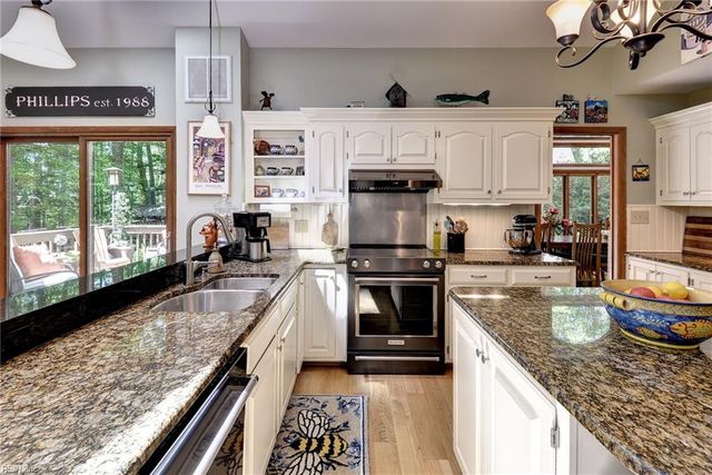 116 Tides RN, Yorktown, VA 23692