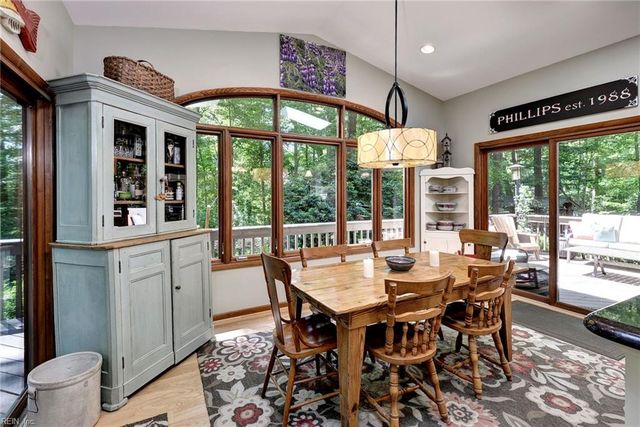 116 Tides RN, Yorktown, VA 23692