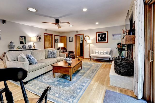 116 Tides RN, Yorktown, VA 23692