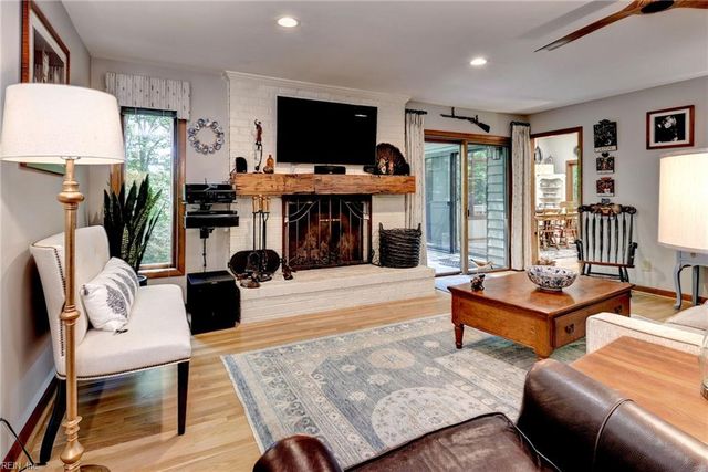 116 Tides RN, Yorktown, VA 23692