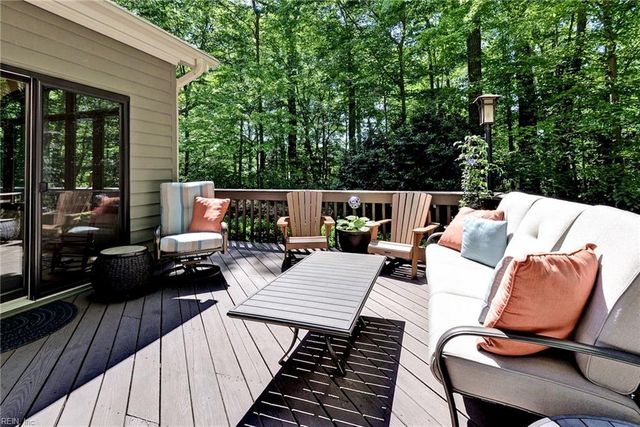 116 Tides RN, Yorktown, VA 23692