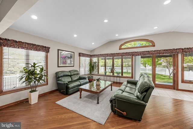 108 WEDGEWOOD DR, Cinnaminson, NJ 08077