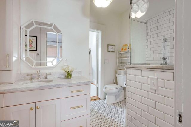 230 Woodlawn Avenue, Athens, GA 30606