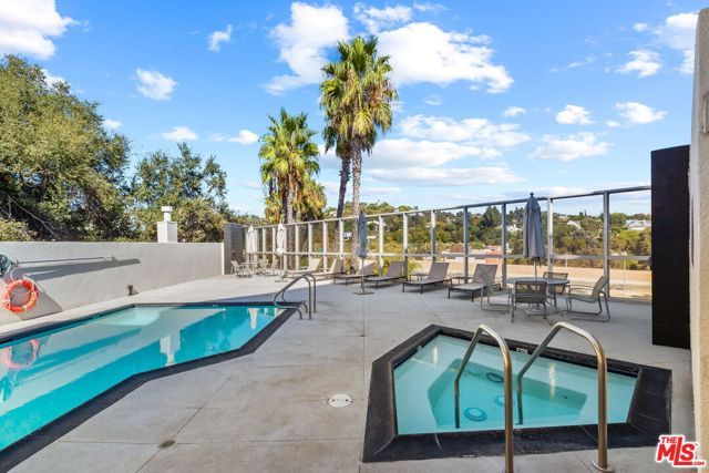 171 N Church Lane 619, Los Angeles, CA 90049