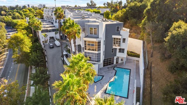 171 N Church Lane 619, Los Angeles, CA 90049